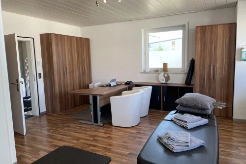 behandlungsraum-liebscher-bracht-praxis